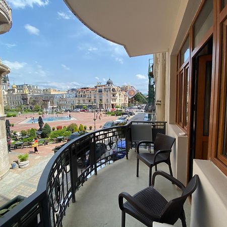 Cozy Studio On Europe Square Batumi Luaran gambar
