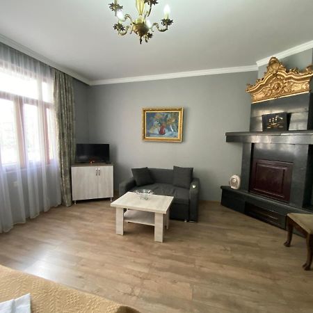Cozy Studio On Europe Square Batumi Luaran gambar