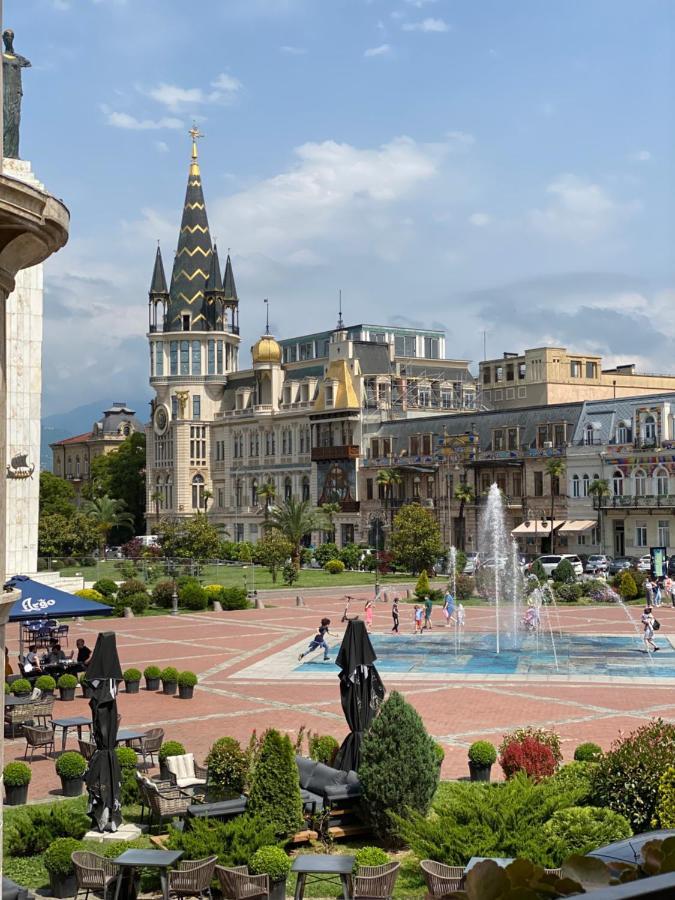 Cozy Studio On Europe Square Batumi Luaran gambar