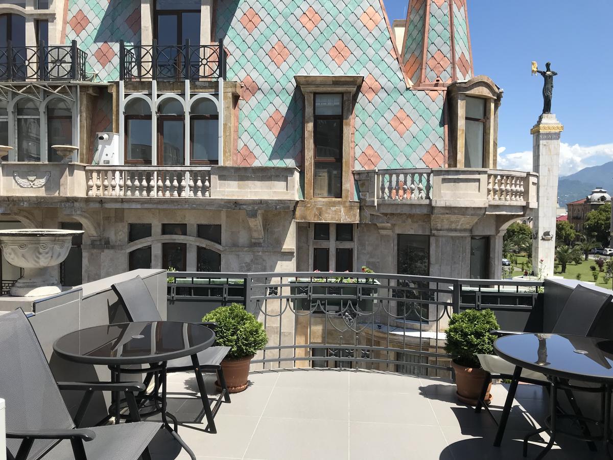 Cozy Studio On Europe Square Batumi Luaran gambar