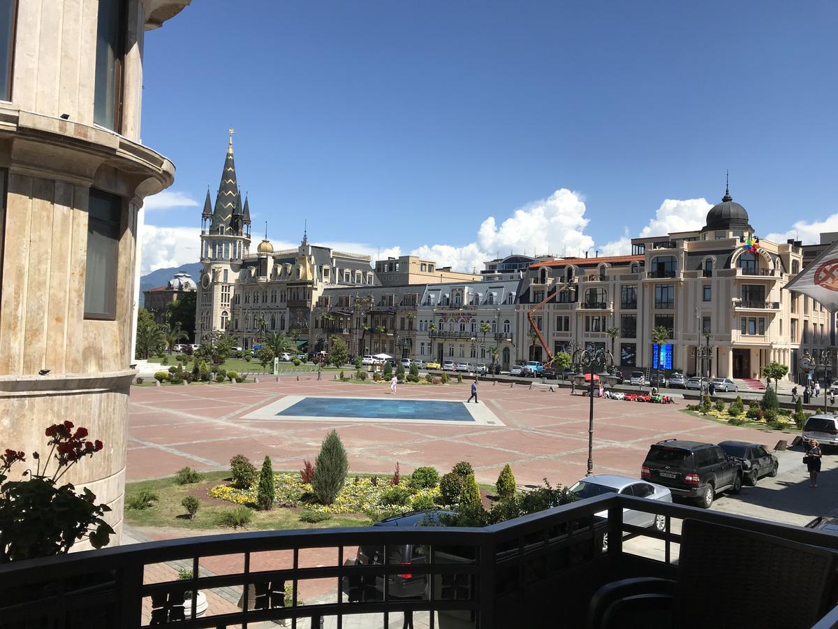 Cozy Studio On Europe Square Batumi Luaran gambar