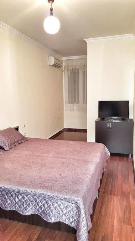 Cozy Studio On Europe Square Batumi Luaran gambar